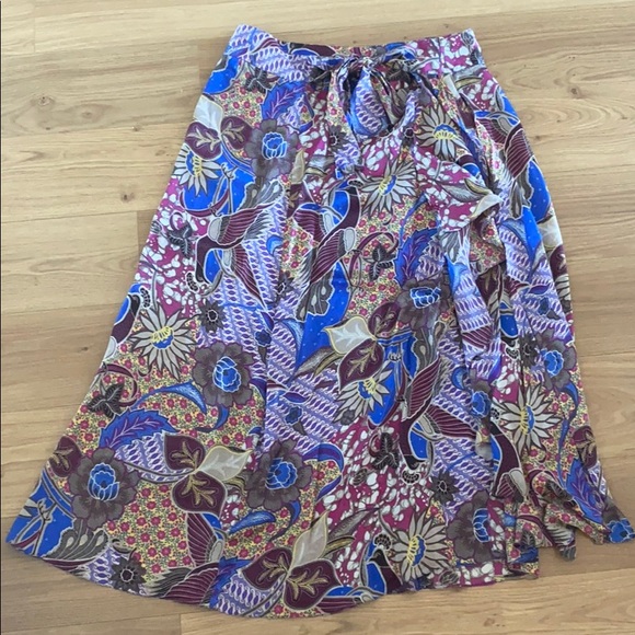 FARM Rio Dresses & Skirts - Farm 100% silk patterned long skirt